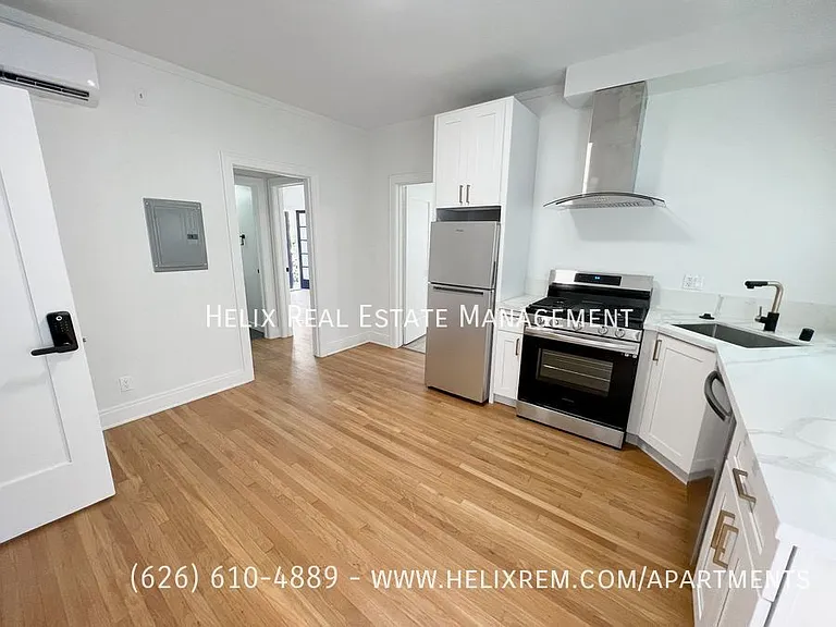552 S Oakland Ave #4 — Photo 1