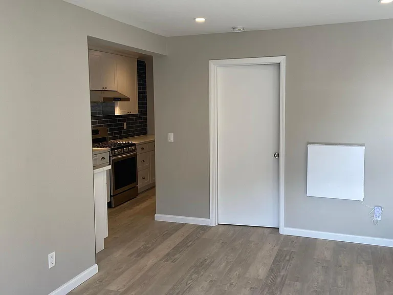 2088 Bush St — Photo 15