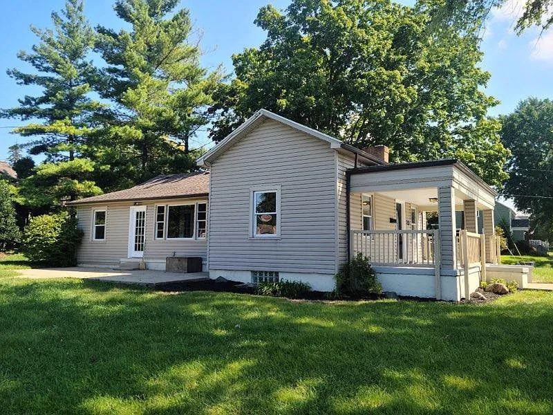 3111 Grand Ave photo 1