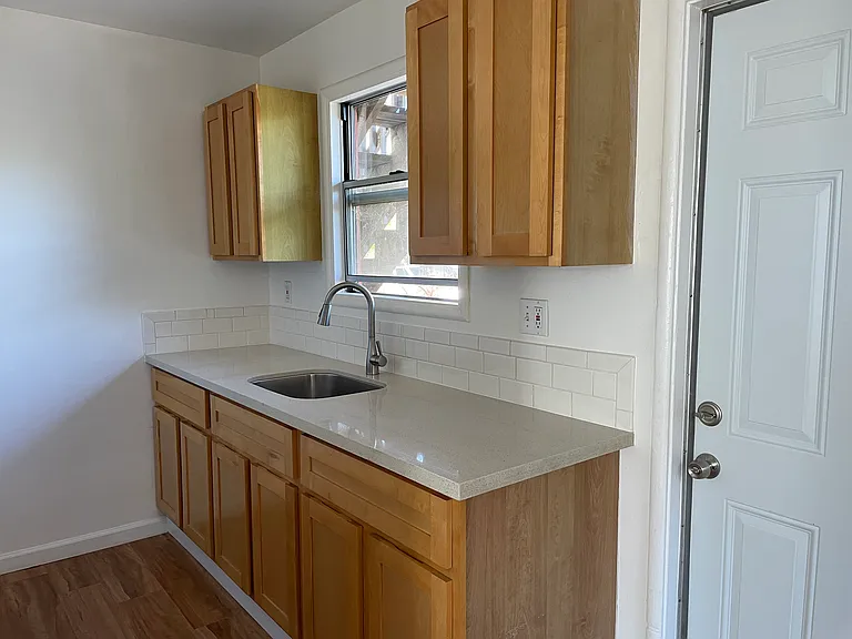 1727 San Pablo Ave — Photo 10