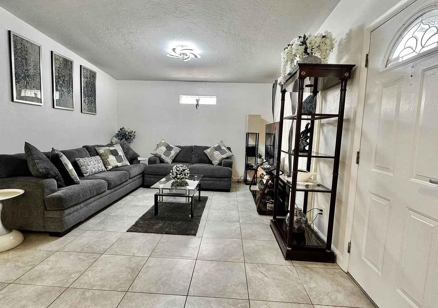 Move-In Ready & Solar-Powered Flexible Furnishing Options Available! 3bed | 1 bath — Photo 4