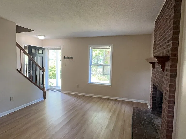 127 Silver Leaf Dr — Photo 2