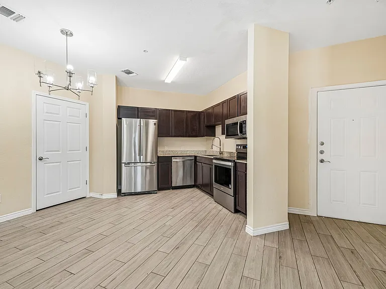 La Marquesa Apartments — Photo 71