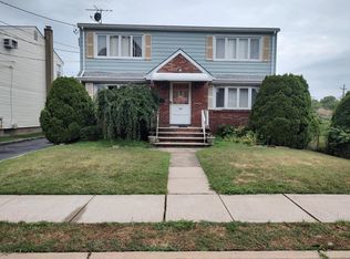 227 4th St FLOOR 2, Saddle Brook, NJ 07663