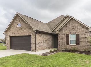 302 Clay Ridge Dr, Youngsville, LA 70592