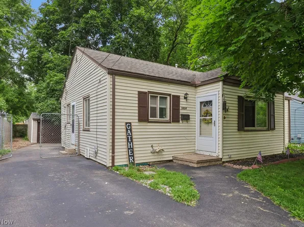 5624 Burns Rd, North Olmsted, OH 44070