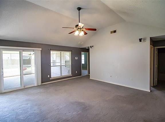 3rd image of 1004 Carlin Ln