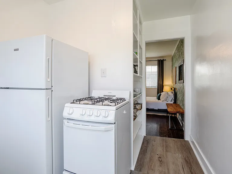 653 Flower Ave #A — Photo 7