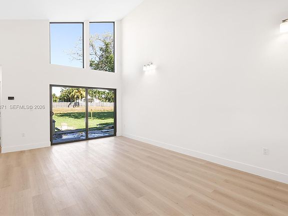 4th image of 10675 NW 30th Pl APT 1