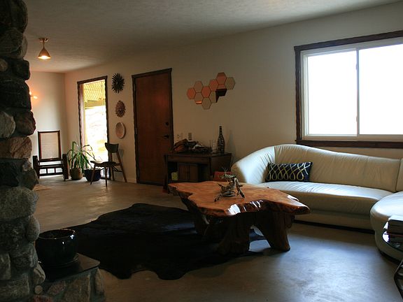 5th image of 62476 Hacienda Dr