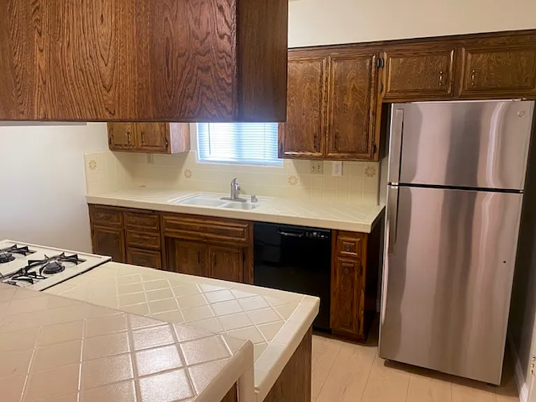 612 N Maryport Ave — Photo 13