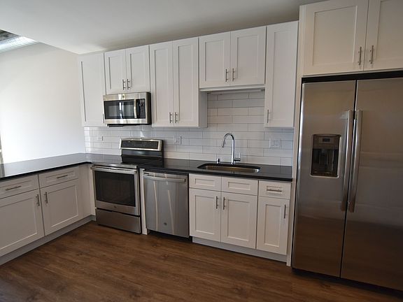 3rd image of 3817-45 N Broadway St #3833-617