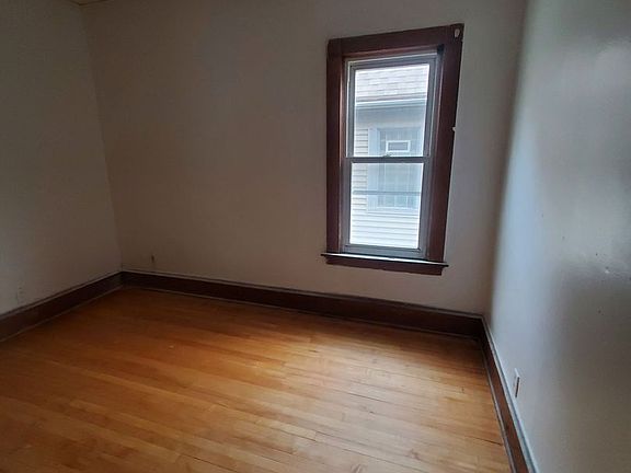 4th image of 2159-2161 N 47th St