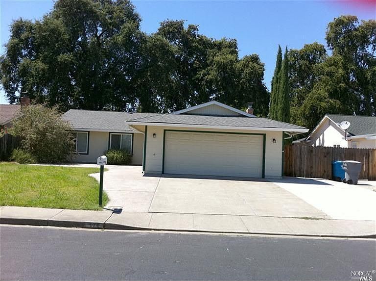 1st image of 172 Edwin Dr