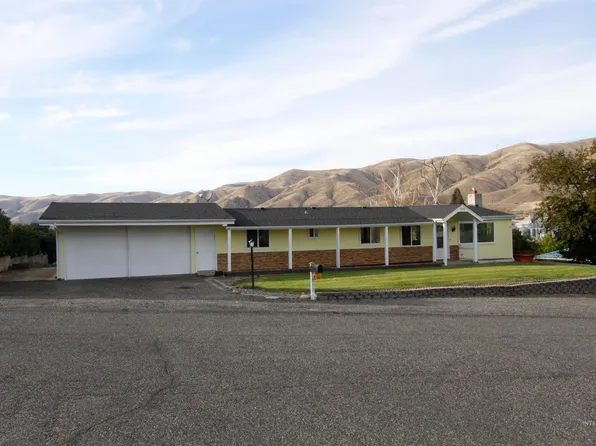 930 Coulter Ln, Clarkston, WA 99403