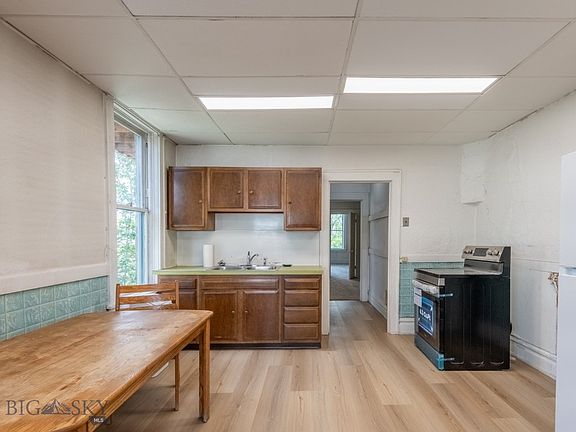 5th image of 1829 Grand Ave