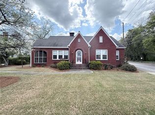 906 N Main St NW, Conyers, GA 30012