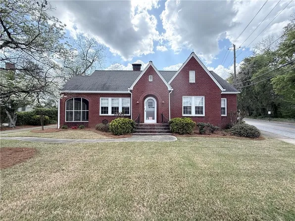 906 N Main St NW, Conyers, GA 30012