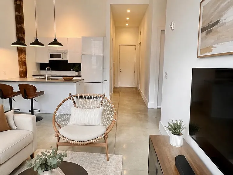 8 Erie St #304 — Photo 3