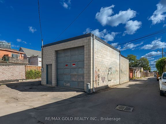 4th image of 131R Millicent St