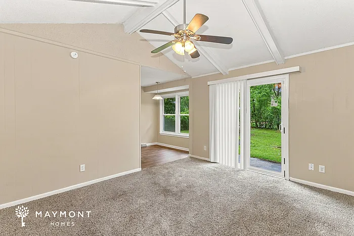 211 Kent Ct — Photo 6