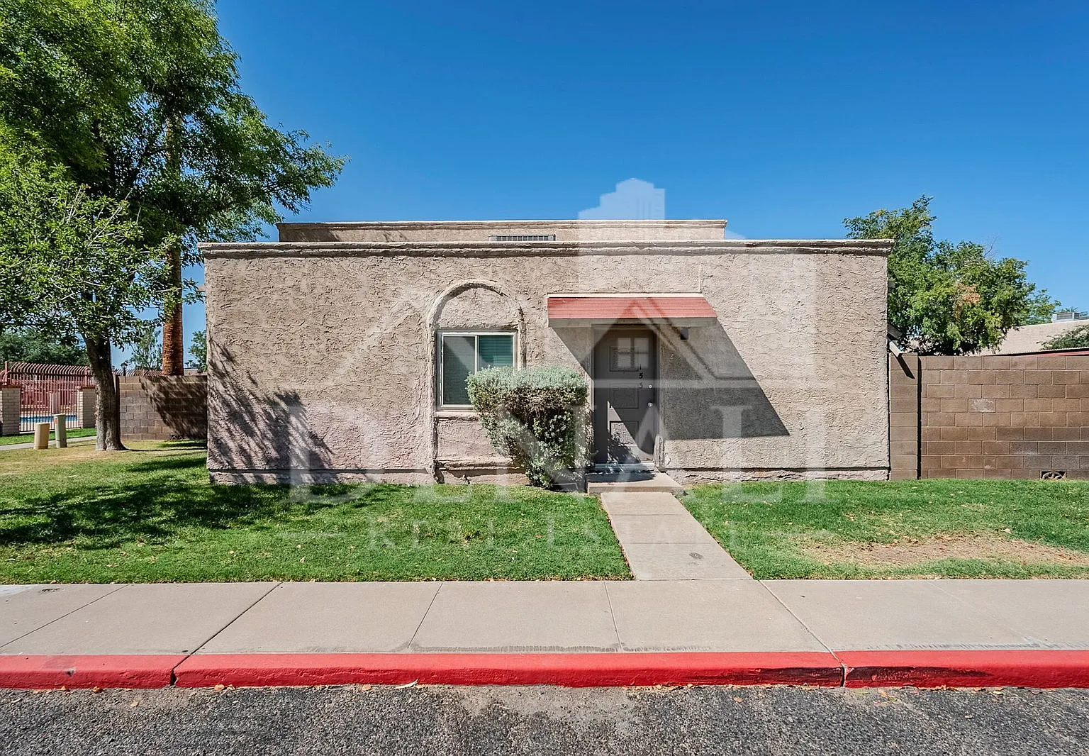 600 S Dobson Rd — Photo 2