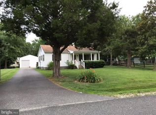 715 Shore Dr, Colonial Beach, VA 22443