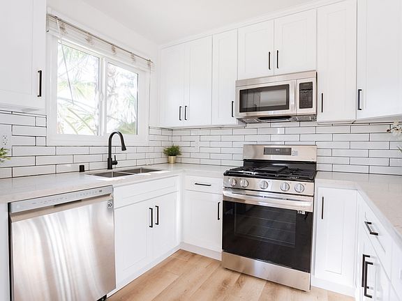 2nd image of 724 N Edinburgh Ave