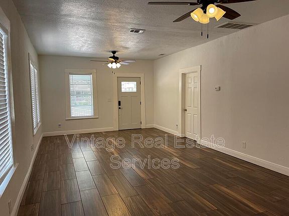 4th image of 3710 N Arlington Ave