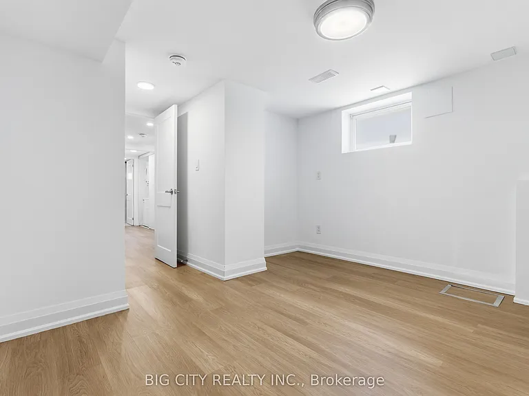 203 Park Rd S #LOWER — Photo 11