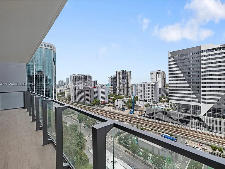 88 SW 7th St #1010 — Photo 10