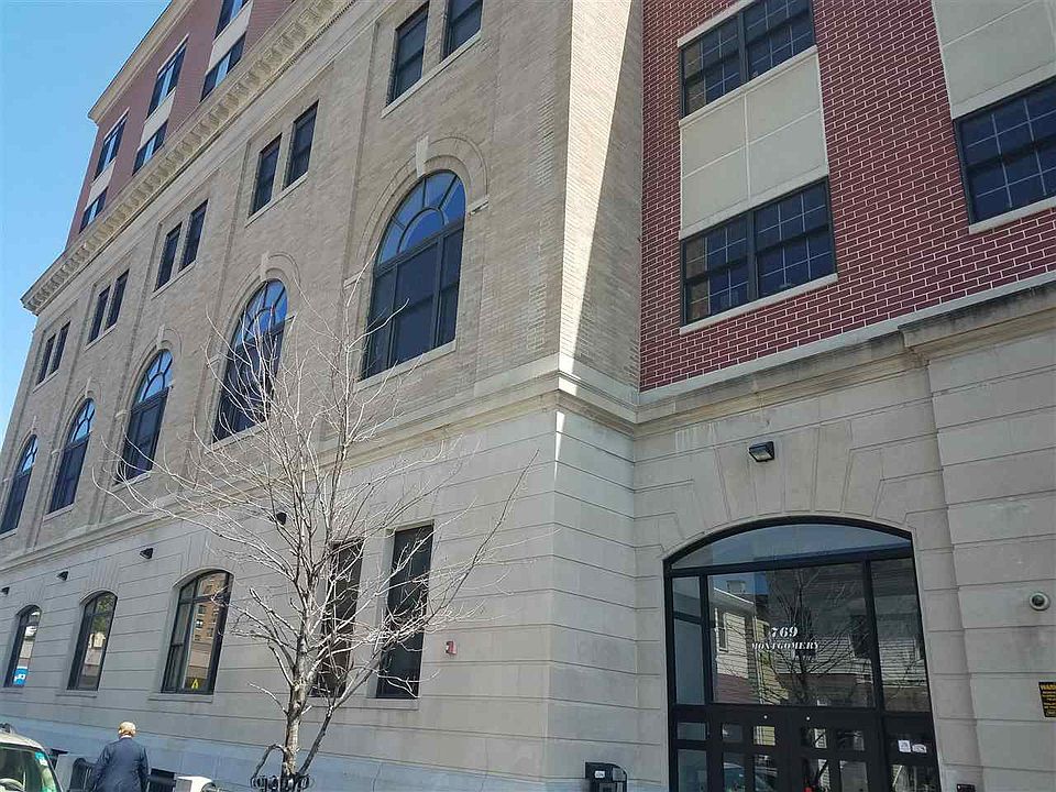 1st image of 769 Montgomery St #219