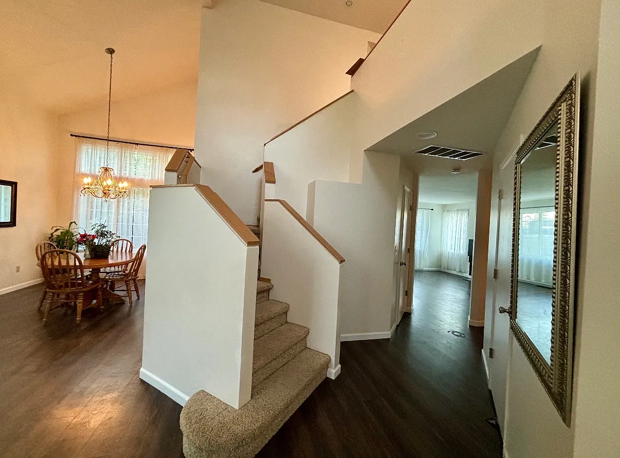 4 bed, 2.5 bath, 2100 sqft, $2,700 — Photo 4