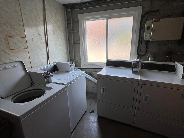 2036 W Foster Ave #B4 — Photo 22