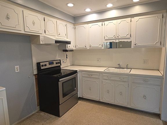 4th image of 29632 Hoover Rd #149