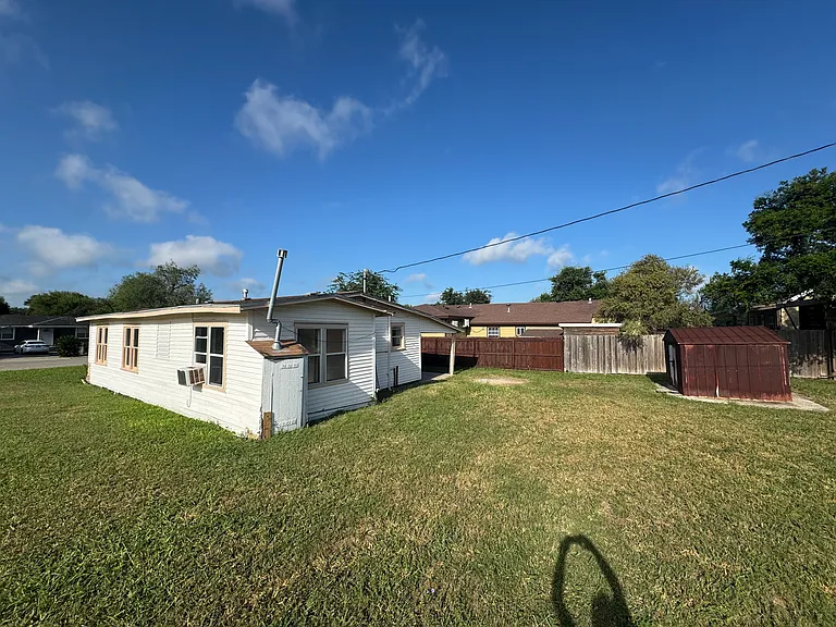 630 E B Ave — Photo 8