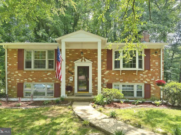 9009 Orange Hunt Ln, Annandale, VA 22003