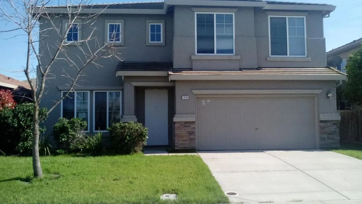 5 bed, 2848 sqft, $2,995 — Photo 1