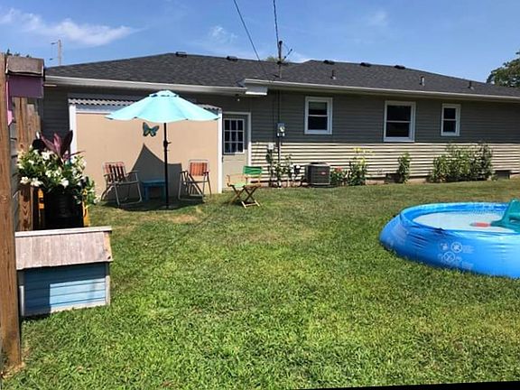 3rd image of 4166 40th St SW
