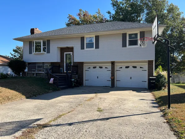 906 S Red Wing Dr, Marshall, MO 65340