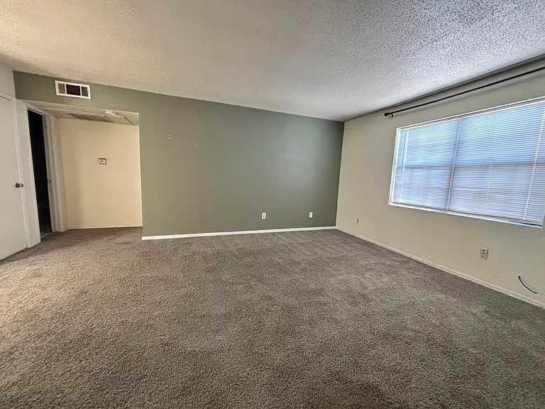 401 12th Ave SE #108 — Photo 3