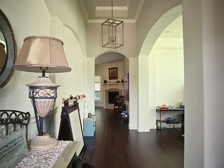 880 Saint Peter Ln — Photo 3