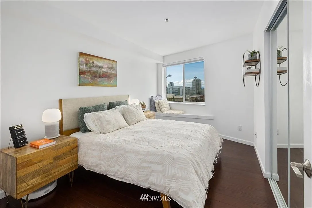 2 bed, 711 sqft, $2,990 — Photo 1