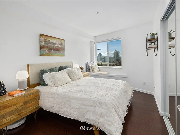 530 Melrose Ave E #103 — Photo 1
