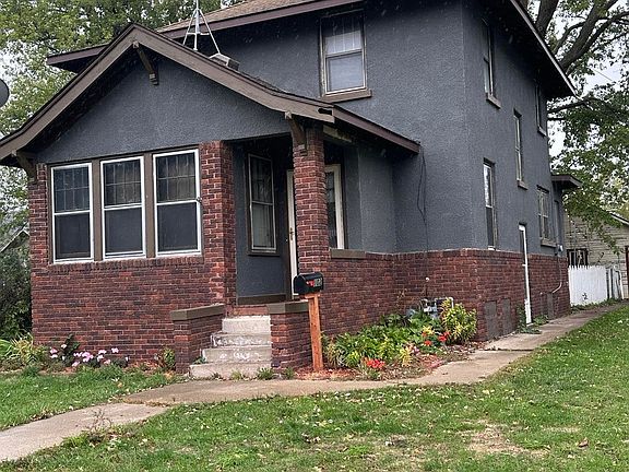 2nd image of 102 9th St N
