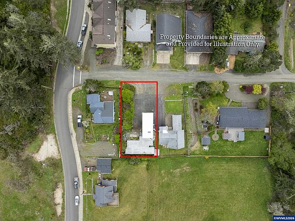 2nd image of 220 SW 29th St