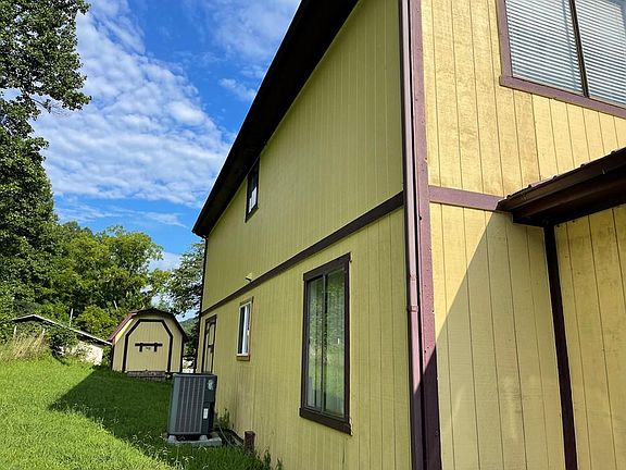 4th image of 70 Landon Dr
