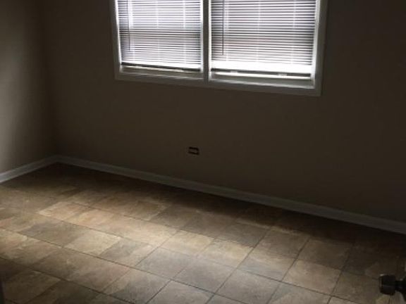 5th image of 3820 25th Ave