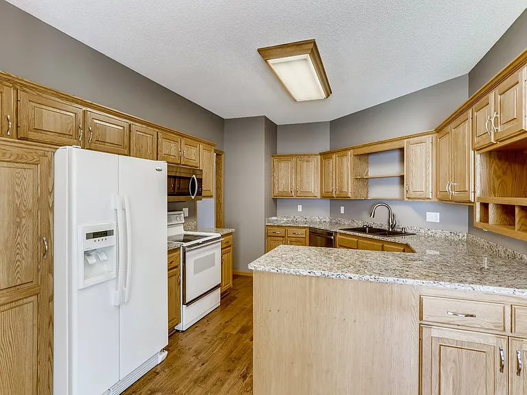 1510 Pheasant Hills Dr — Photo 2