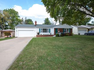 3018 Burrmont Rd, Rockford, IL 61107